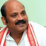 గన్నవరం ఎయిర్‌పోర్ట్ కాంట్రాక్ట్‌పై మాట్లాడుతున్న విప్ యార్లగడ్డ వెంకట్రావు