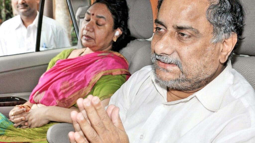 ఏడు దీక్షలు.. ఒక్క గర్జన.. ముద్రగడ వెళ్లిపోయారు! కాపుల గొంతు ఇక ఎవరు?