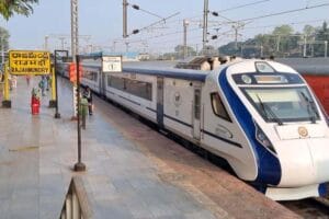 విశాఖ-బెంగళూరు వందే భారత్ స్లీపర్ నిజమేనా?