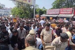 సచివాలయ ఉద్యోగుల ఆందోళన.. అరెస్టులు, ఉద్రిక్తత